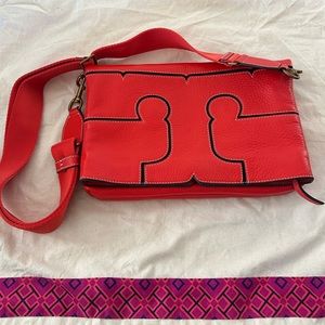 Gorgeous Tory Burch crossbody / clutch